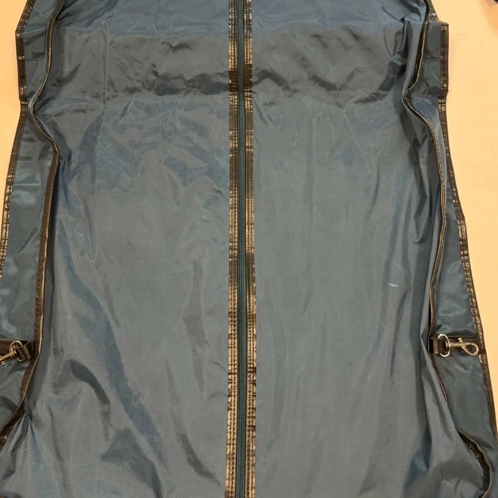 American Tourister Navy Travel Garment Bag. Keys included.